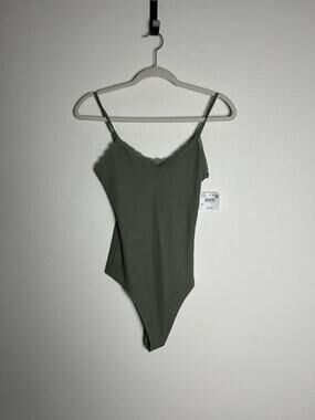 NWT American Eagle Womens Ribbed V Neck Bodysuit Green Stretch Size Medium